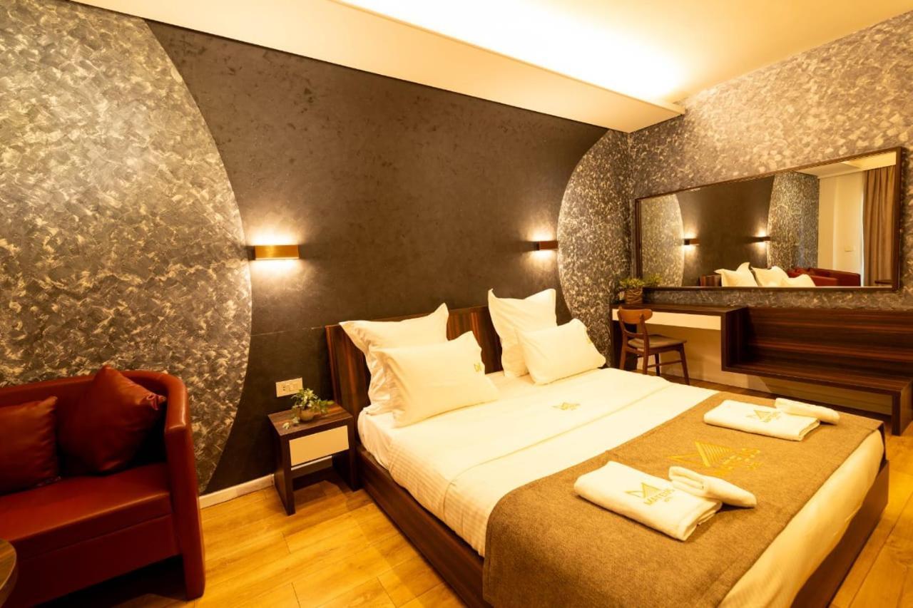 Mateus Hotel & Pool Jounieh Esterno foto
