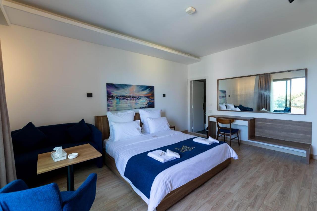 Mateus Hotel & Pool Jounieh Esterno foto